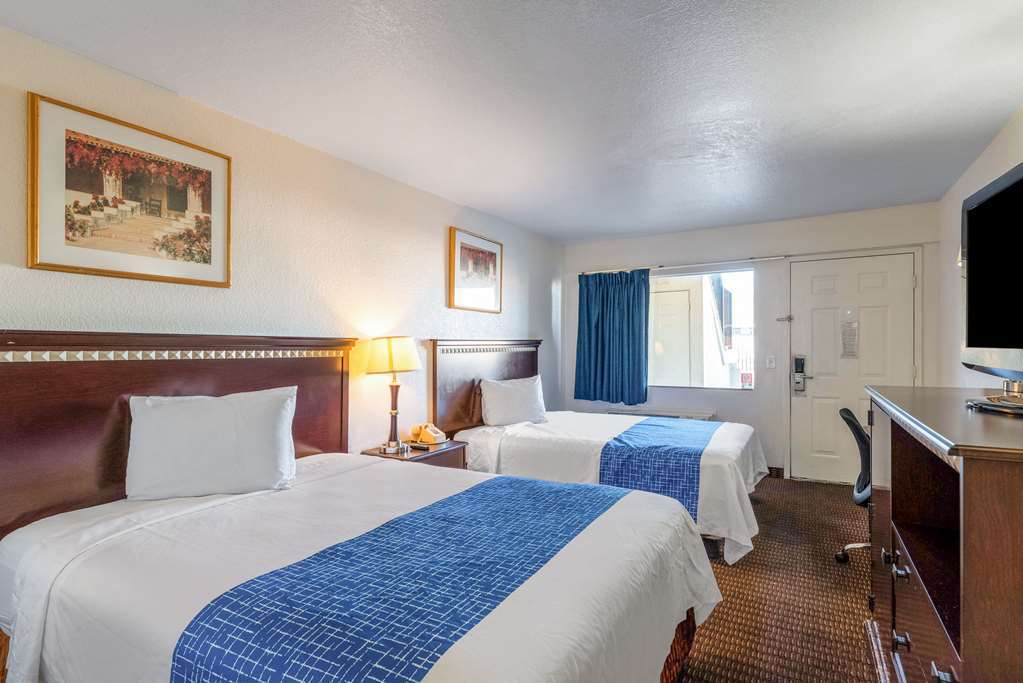 Rodeway Inn Phoenix North I-17 Room photo